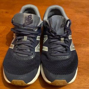 Men’s NEW BALANCE 520 running shoe sz 8